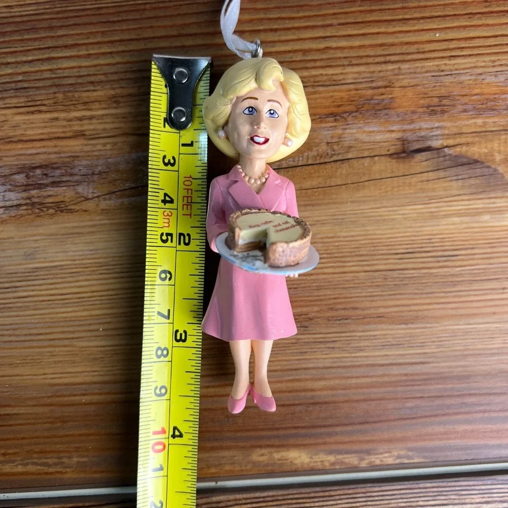 Hallmark Golden Girls Rose Ornament Cheesecake Betty White Christmas 2HCM9588